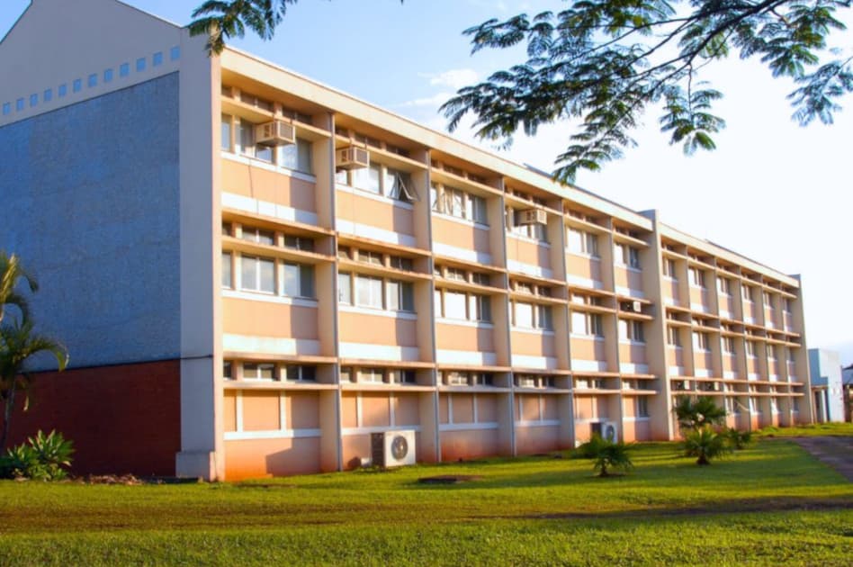 Universidade Estadual de Londrina - 1