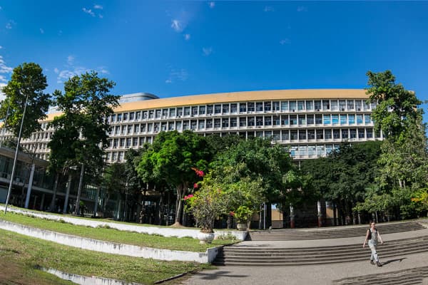 Universidade do Rio de Janeiro - 1