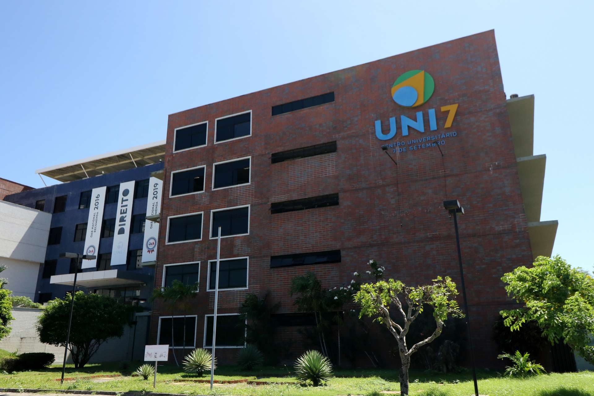 Faculdade 7 de Setembro - 1